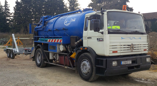 Camion hydrocureur